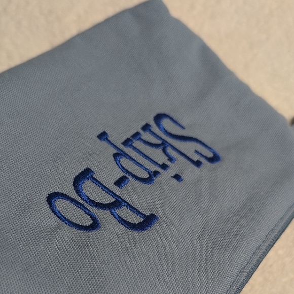 Thirty One Blue Embroidered Women's  Cosmetic Bags - Picture 11 of 12